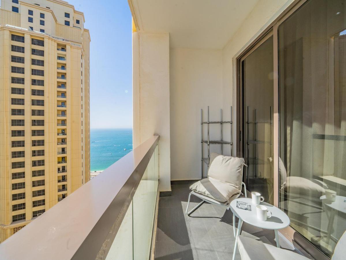 Luxury Waterfront Apartment With Beach Access Dubai Bagian luar foto