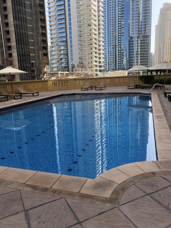 Luxury Waterfront Apartment With Beach Access Dubai Bagian luar foto